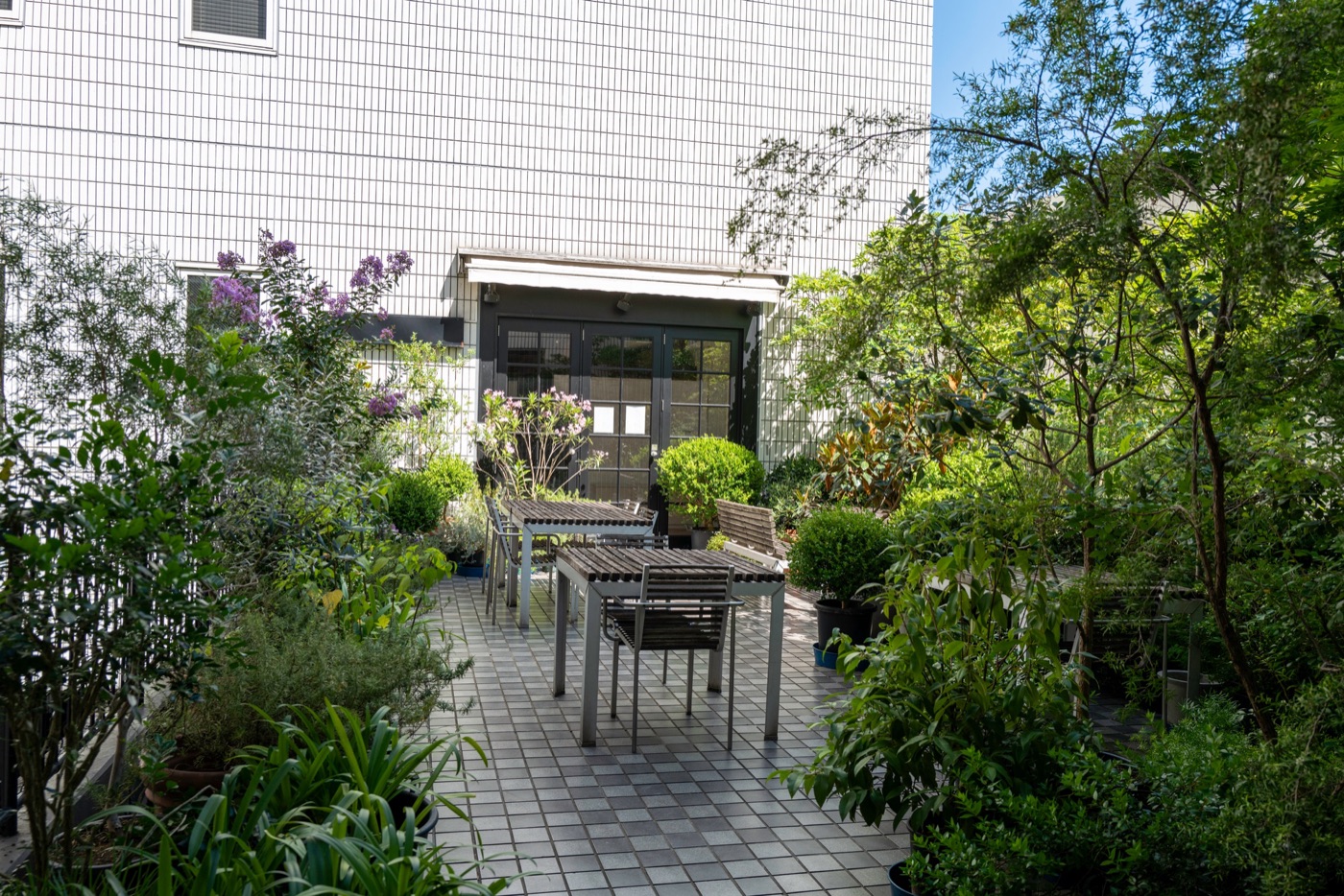 axis design center roppongis creative space photo 12