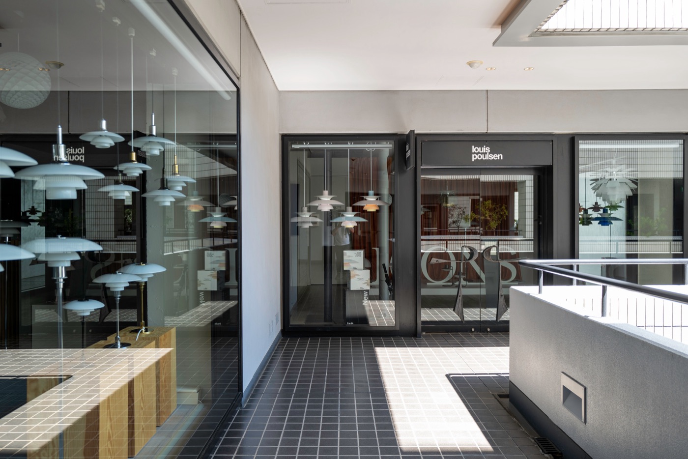 axis design center roppongis creative space photo 14
