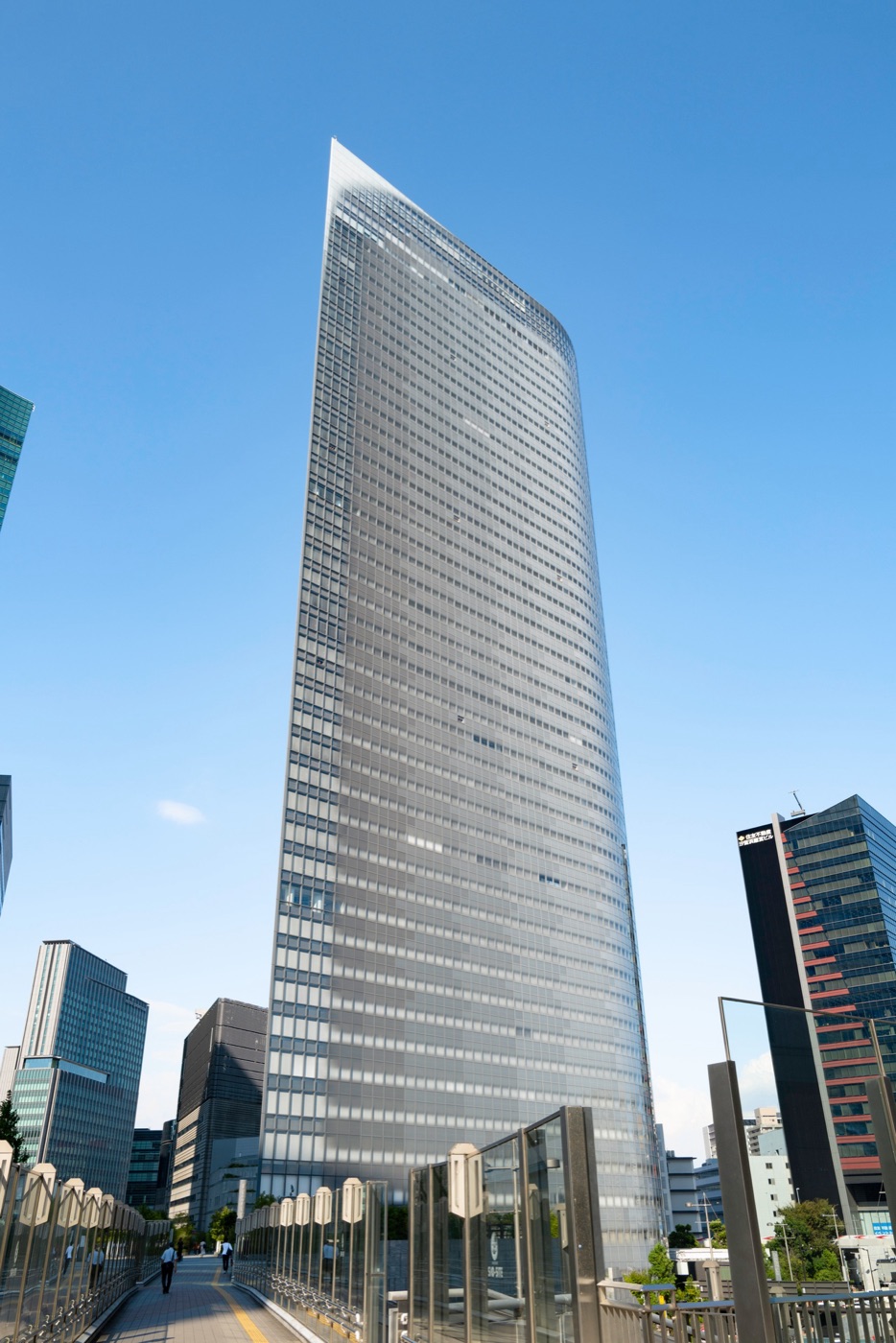 dentsu tower shiodomes architectural icon photo 1