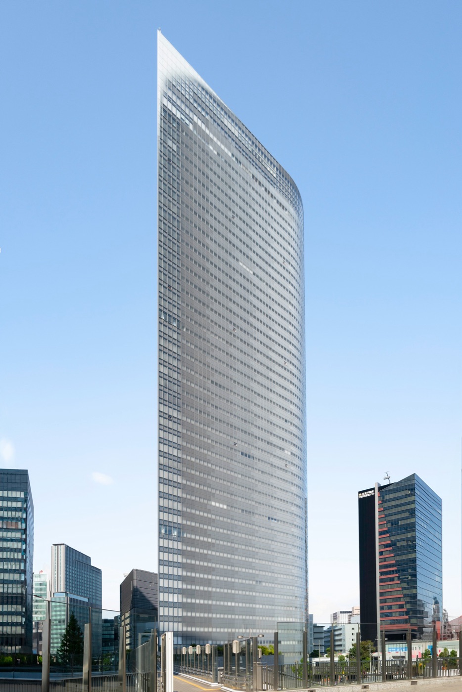 dentsu tower shiodomes architectural icon photo 2