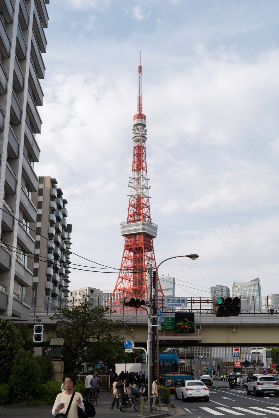 dentsu tower shiodomes architectural icon photo 13