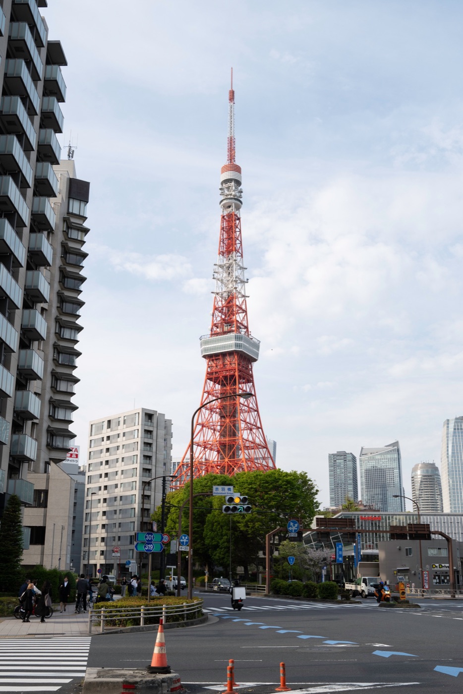 dentsu tower shiodomes architectural icon photo 15