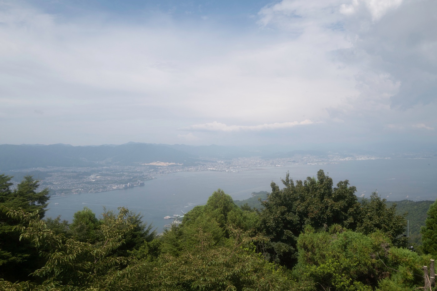 miyajima island the floating torii of hiroshima photo 8