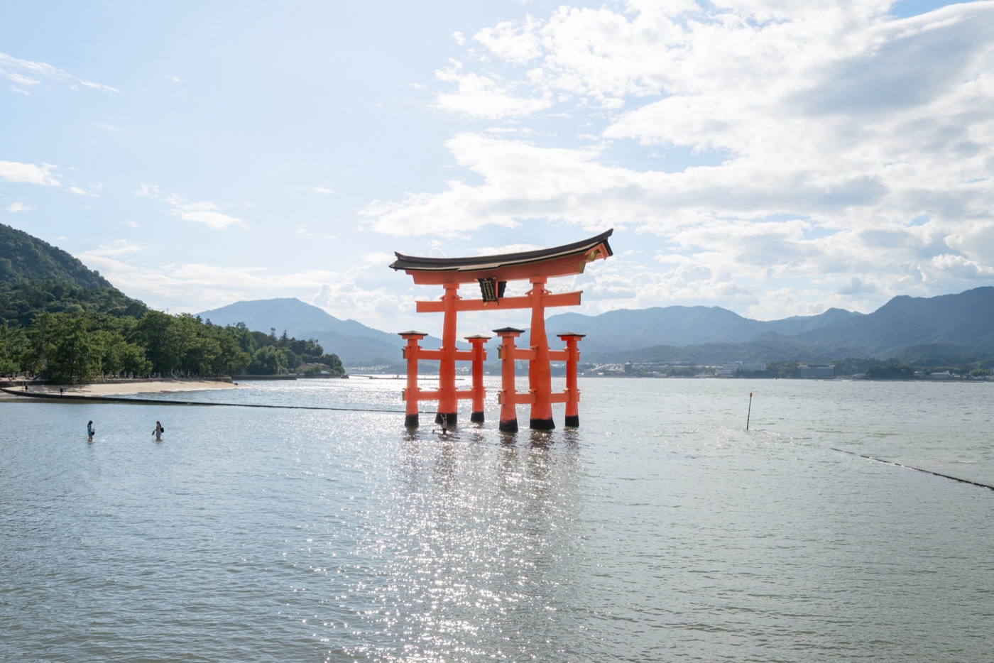 miyajima island the floating torii of hiroshima photo 13