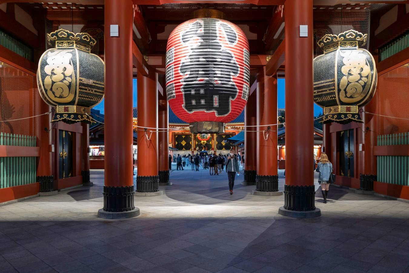 Explore the iconic Senso-ji Temple in Tokyo, featuring traditional lanterns and vibrant architecture on your Japan tour.