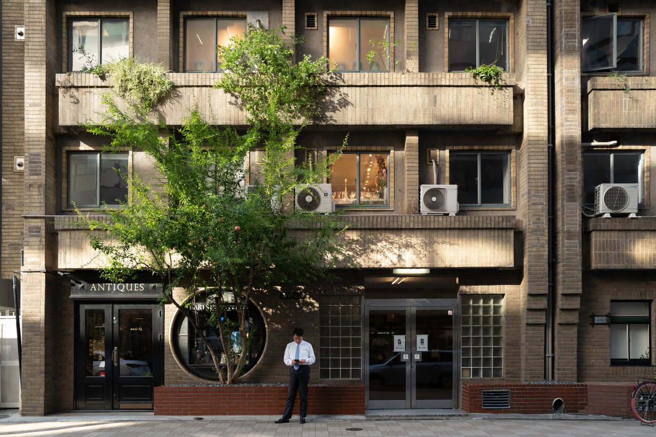Okuno Building Ginza: A Historic Landmark of Art and Antiques