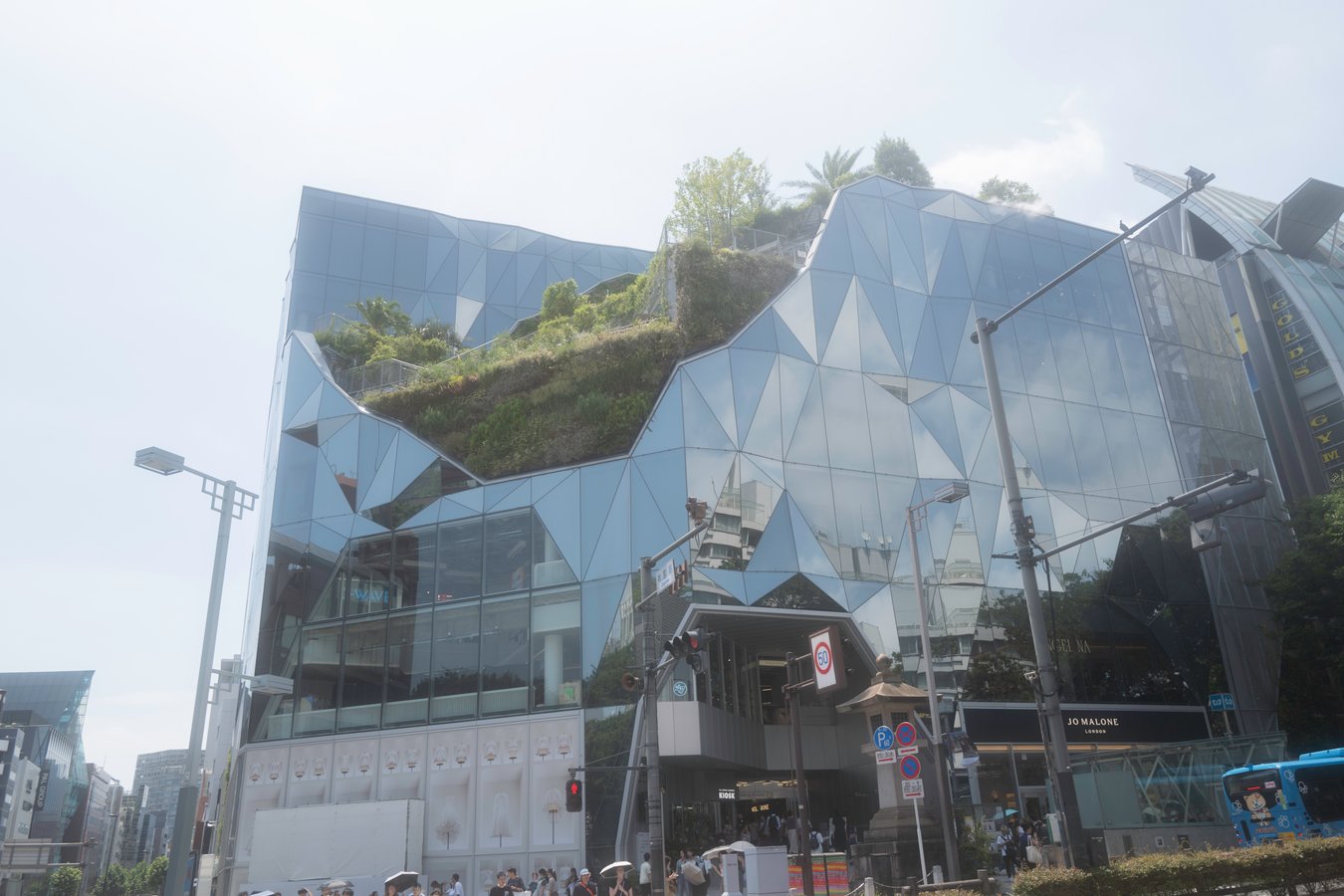 Tokyu Plaza: Harajuku’s Architectural Landmark