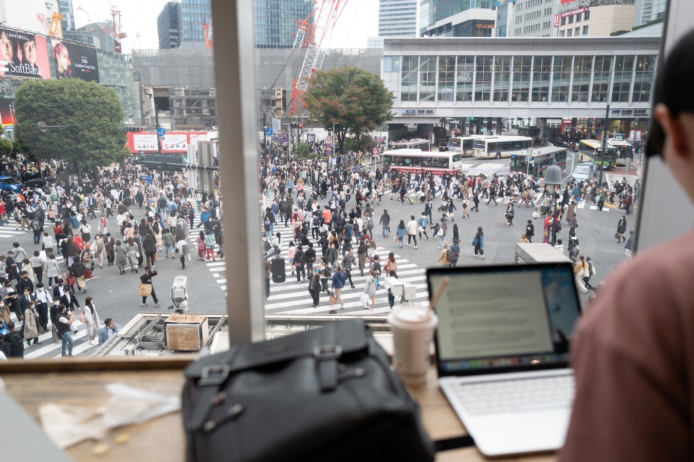 Shibuya Scramble Crossing: Tokyo’s Iconic Intersection
